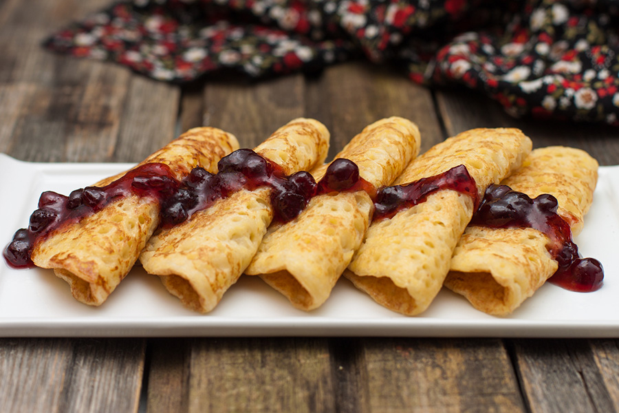 Crepioca doce com geleia de frutas vermelhas